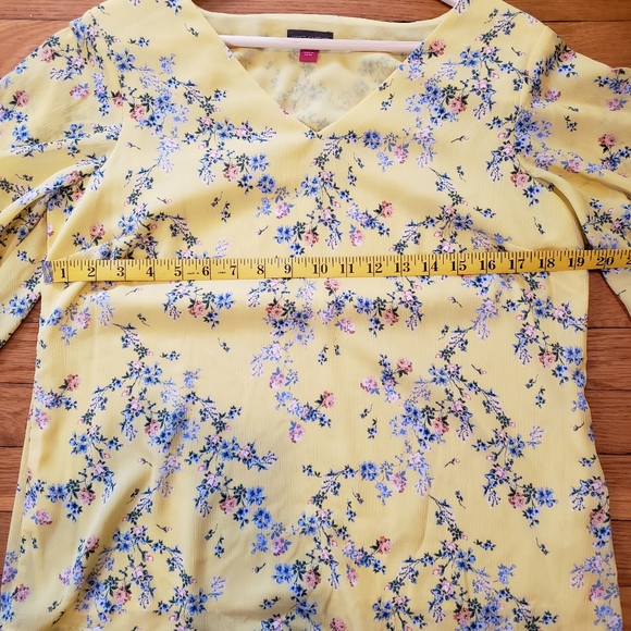 NWT Vince Camuto Blouse Size Medium - Picture 9 of 11